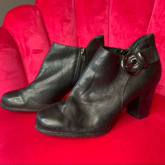 Clarks Shoes - Clarks Artisan Active Black Leather Booties 8.5